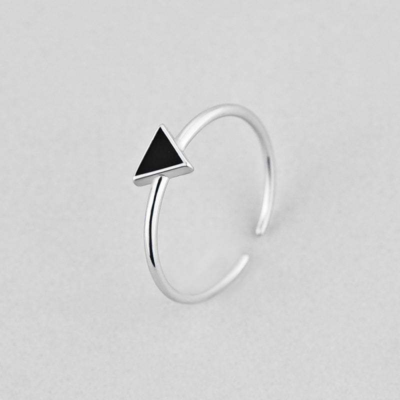 Mysterious Triangle Ring